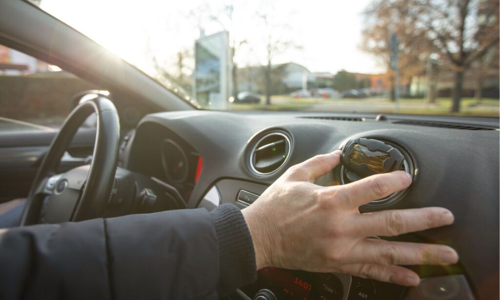 Modrigen Geruch aus Auto entfernen und permanent frischen Duft verleihen Ratgeber