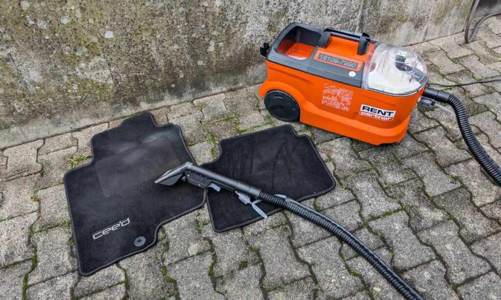 Auto Fußmatten mit Nasssauger reinigen Ratgeber